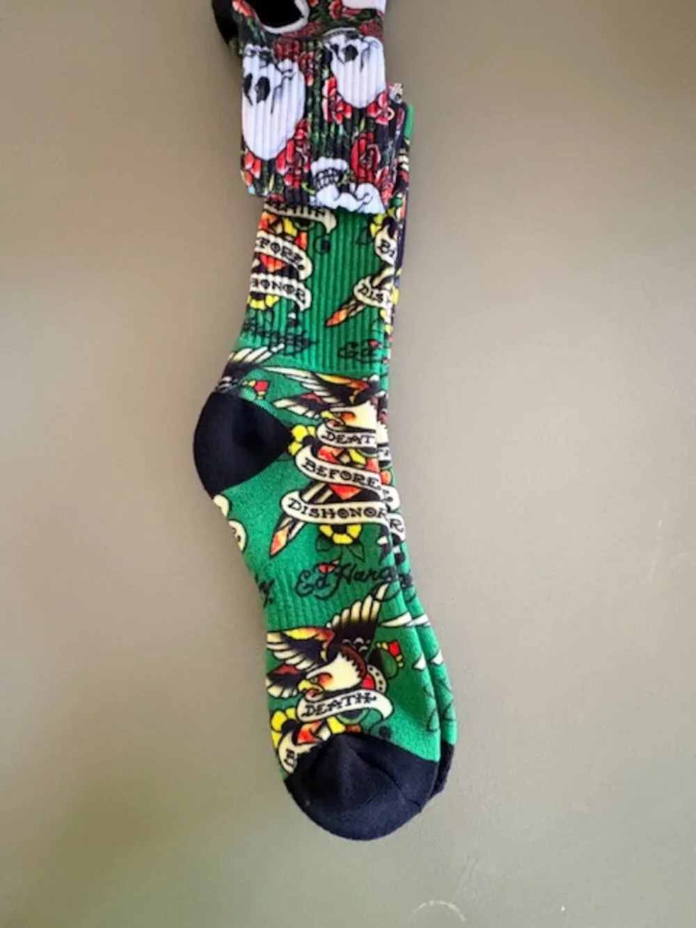 ED HARDY Tattoo Print Fashion Cushioned Crew Socks 3 Pairs Mens 6-12 Womens 8-12